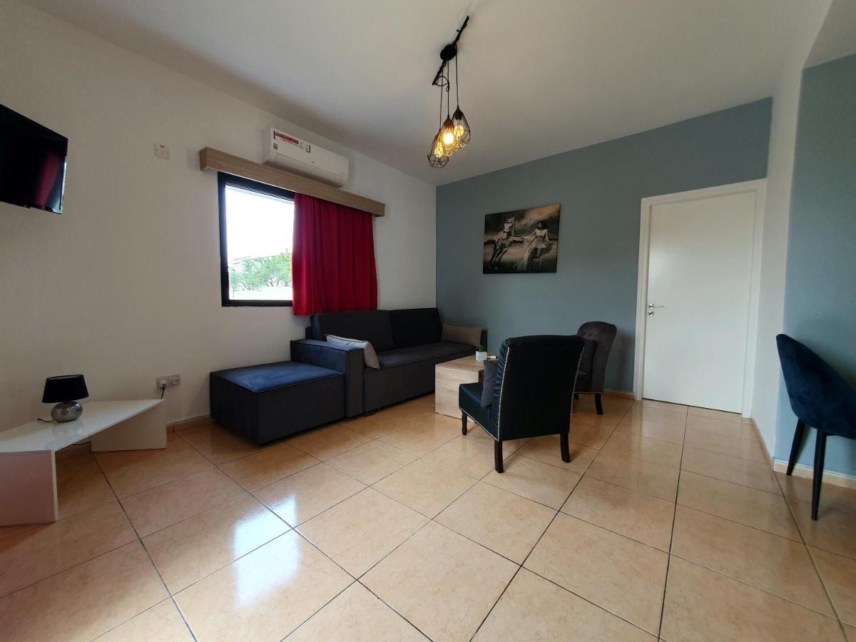 Valentina Apartments Paphos Exterior photo